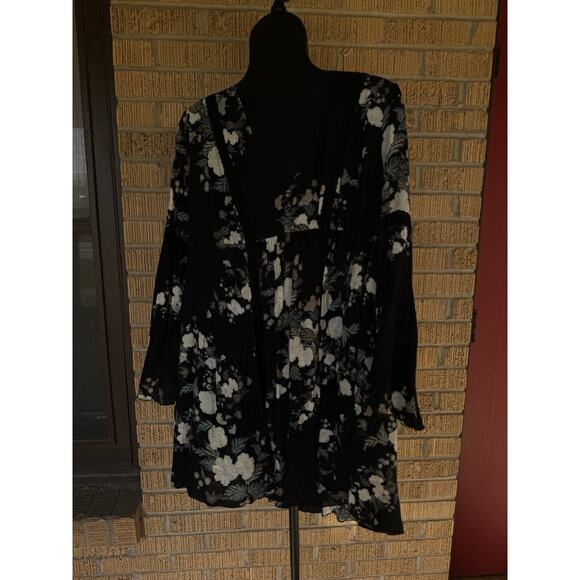 Love Johnny Was Amaya Tunic Floral Print V-Neck LINED Size Medium $243 - Picture 7 of 13
